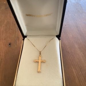 14 Karat Gold chain with 14 Karat Gold Cross